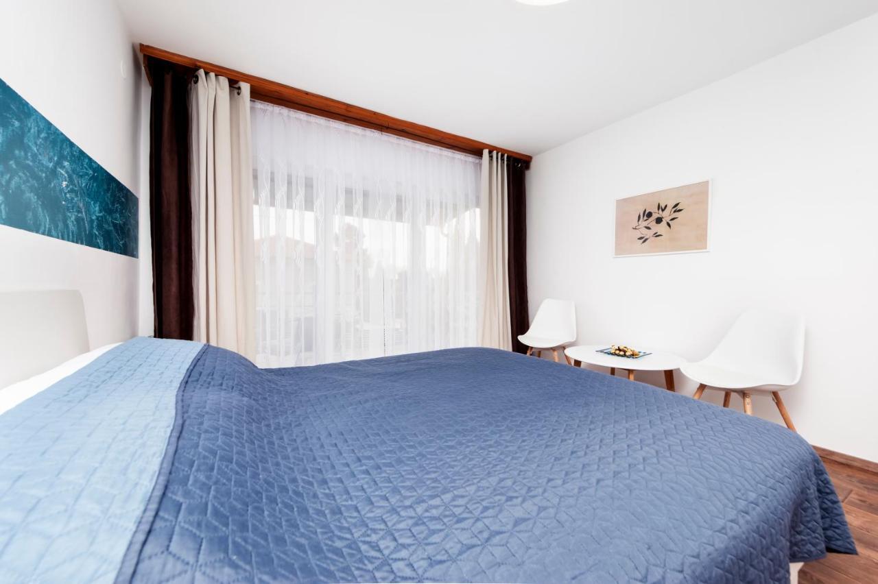 Sissy Apartment *